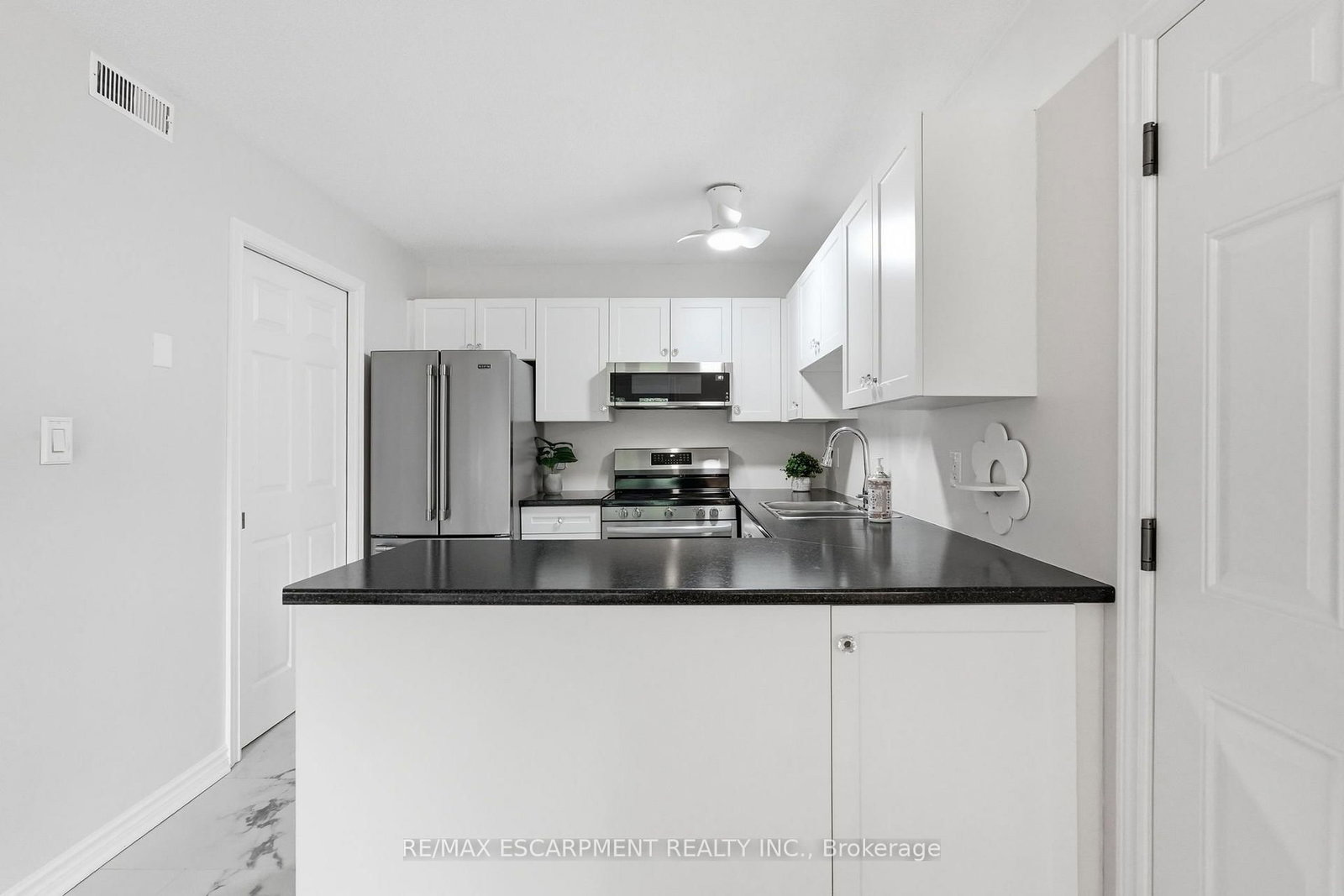 2030 Cleaver Avenue • #322 • Burlington, ON photo 9