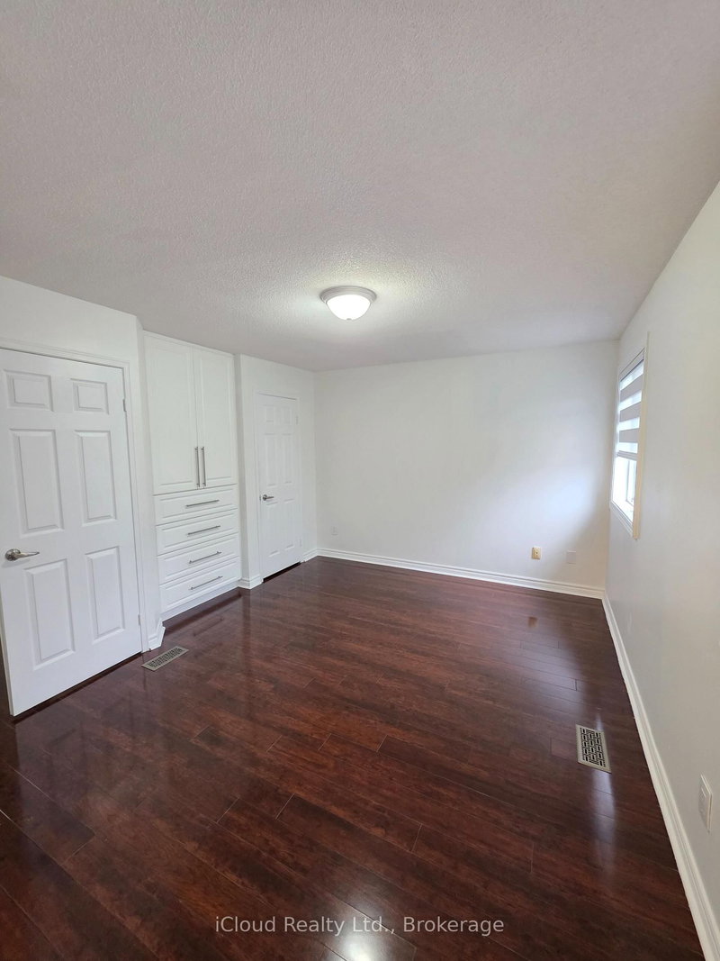 2398 Britannia Mississauga,ON L5M 6B6 — Photo 11