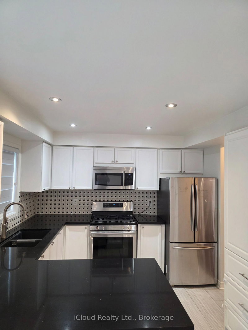 2398 Britannia Mississauga,ON L5M 6B6 — Photo 8