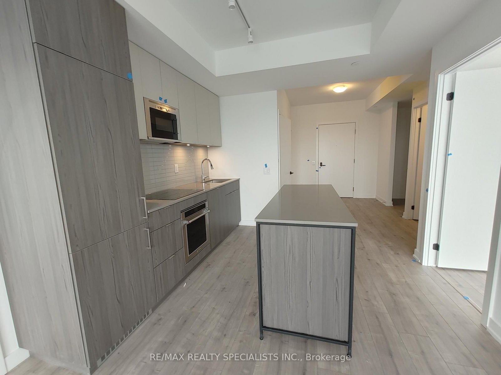1302-220 MISSINNIHE Way, Mississauga, view 11