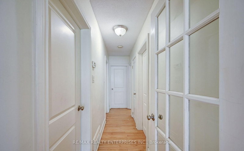 1235 Old River Mississauga,ON L5G 3G2 — Photo 12