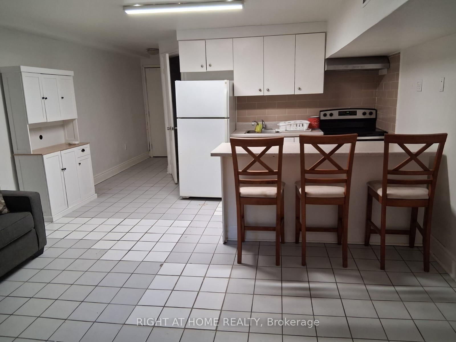 553 Rogers Road • Toronto, ON photo 11