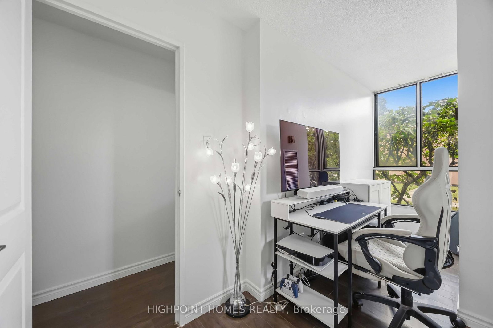 10 Martha Eaton Way • #109 • Toronto, ON photo 27