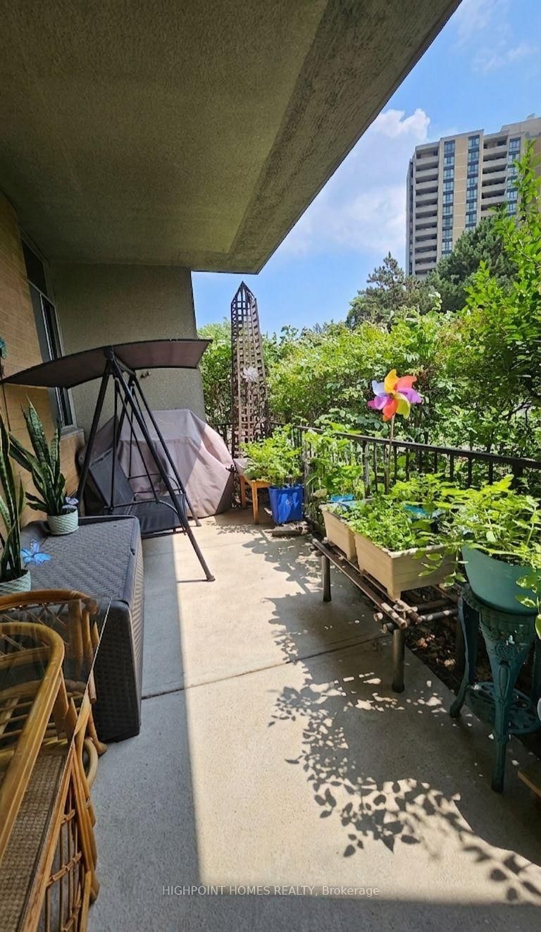 10 Martha Eaton Way • #109 • Toronto, ON photo 31