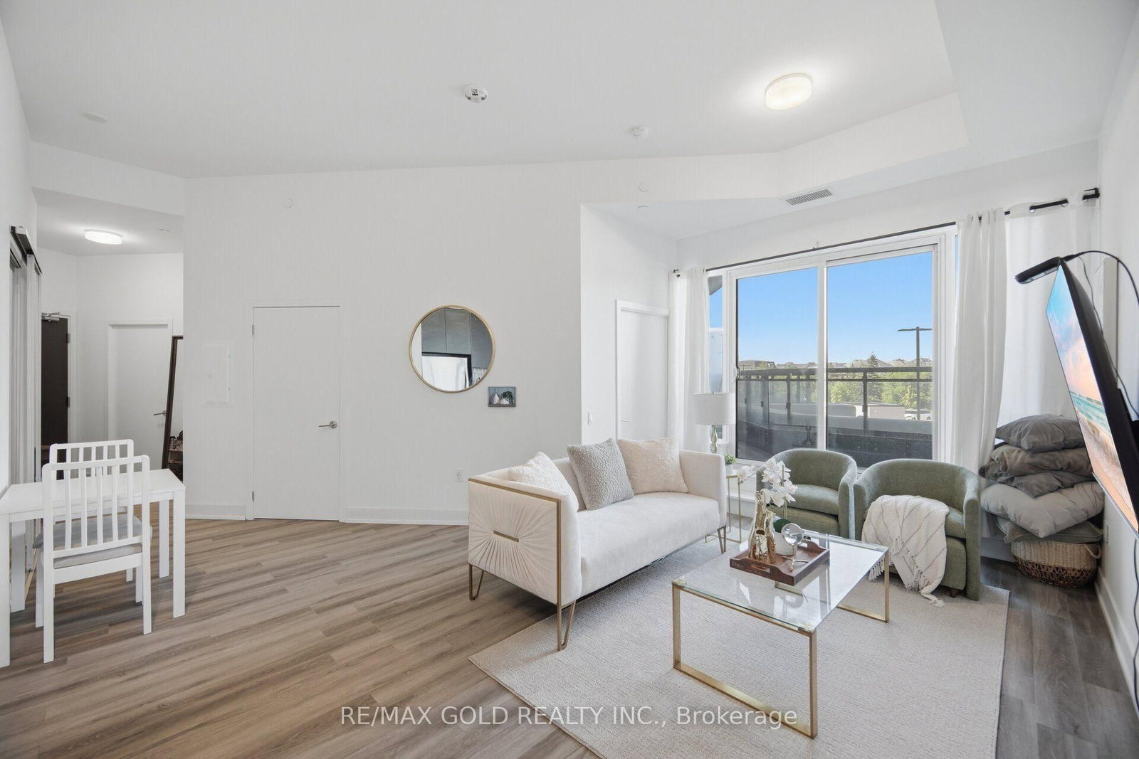 395 Dundas Street W • #243 • Oakville, ON photo 8