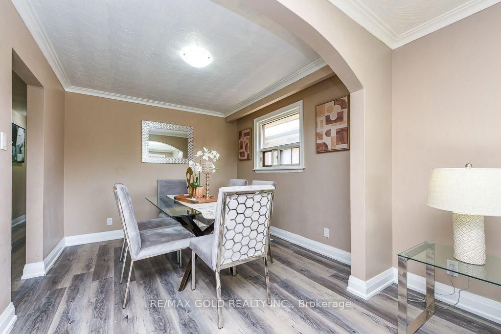 7624 Middleshire Drive • Mississauga, ON photo 11