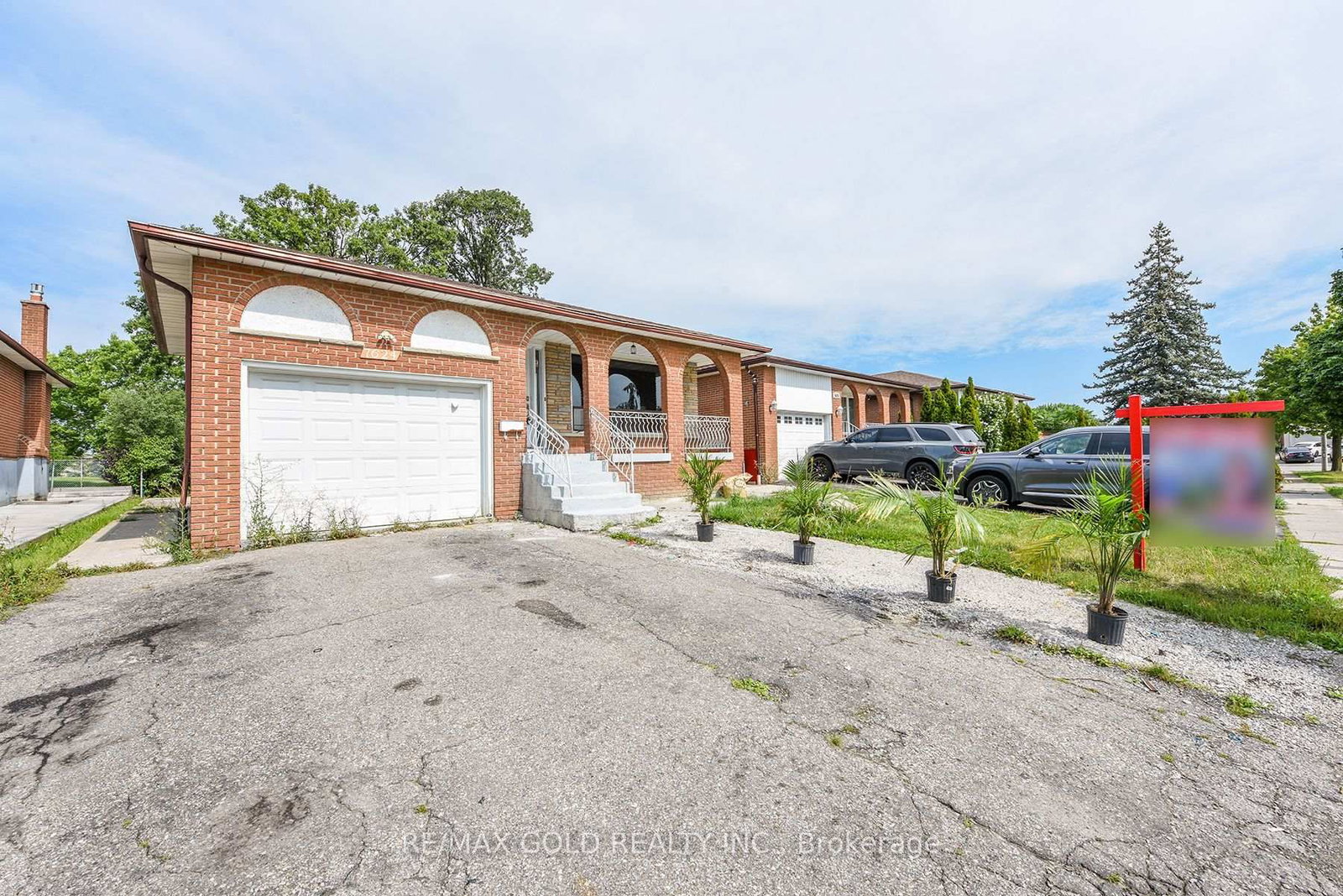 7624 Middleshire Drive • Mississauga, ON photo 4