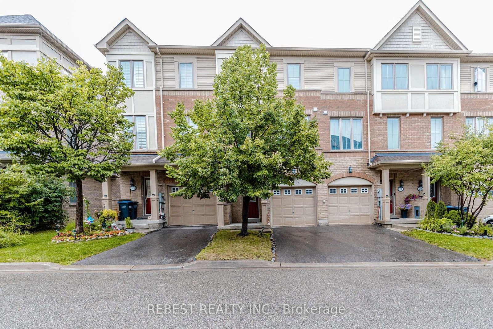 15 Cailiff Street • Brampton, ON photo 1