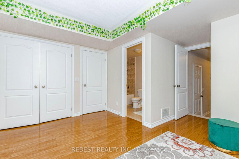 15 Cailiff Brampton,ON L6Y 0P9 — Photo 10
