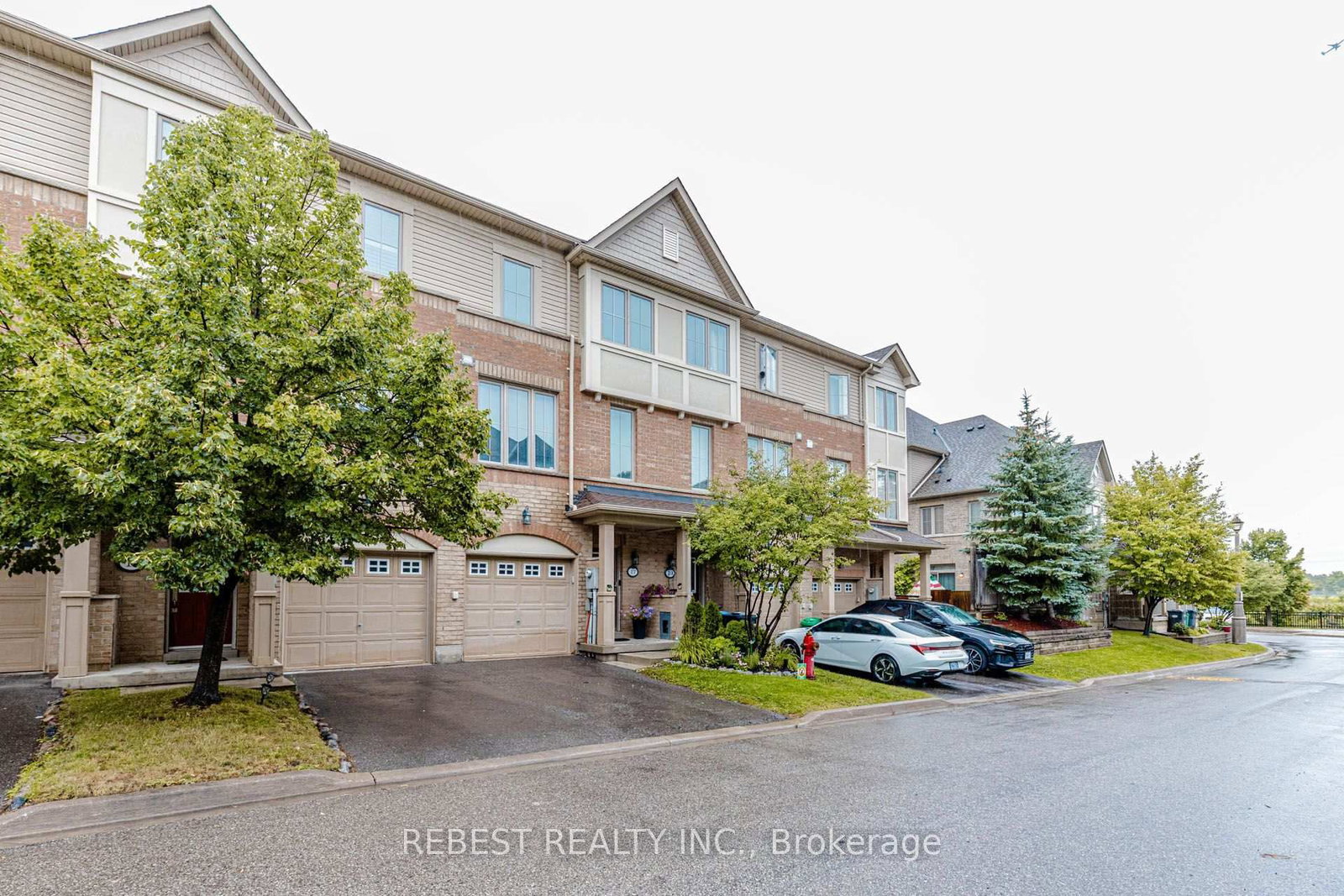15 Cailiff Street • Brampton, ON photo 2