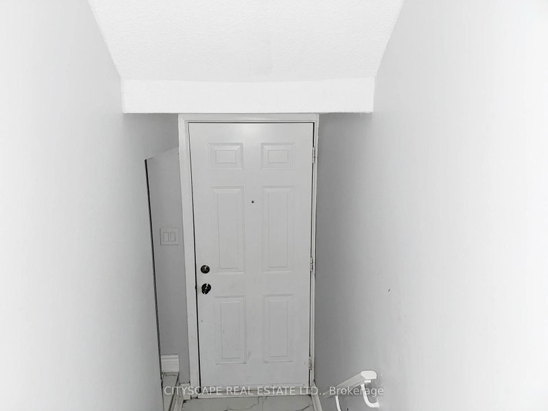 192 - 1055 Dundas Street E