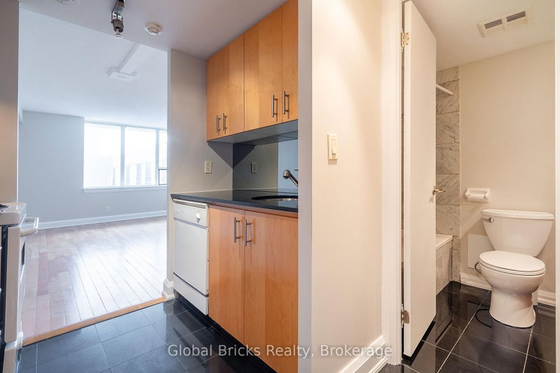 2737 Keele Toronto,ON M3M 2E9 — Photo 10