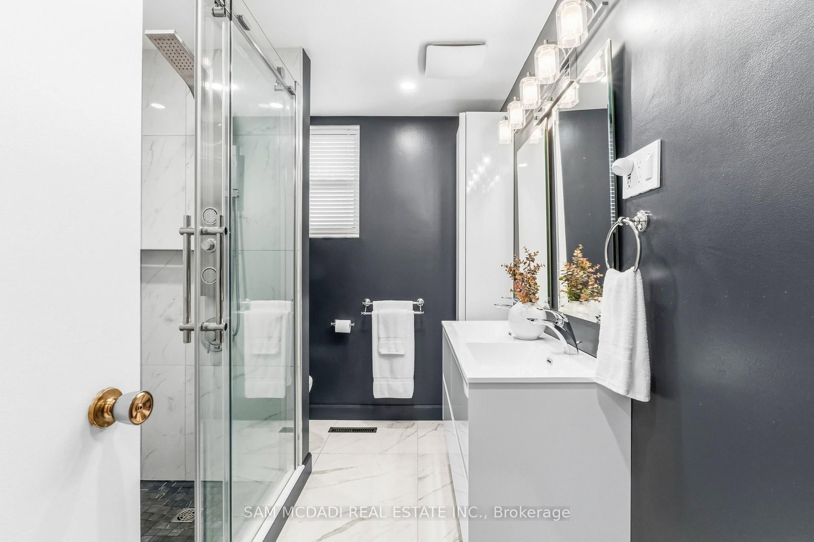 1911 Delaney Drive • Mississauga, ON photo 16