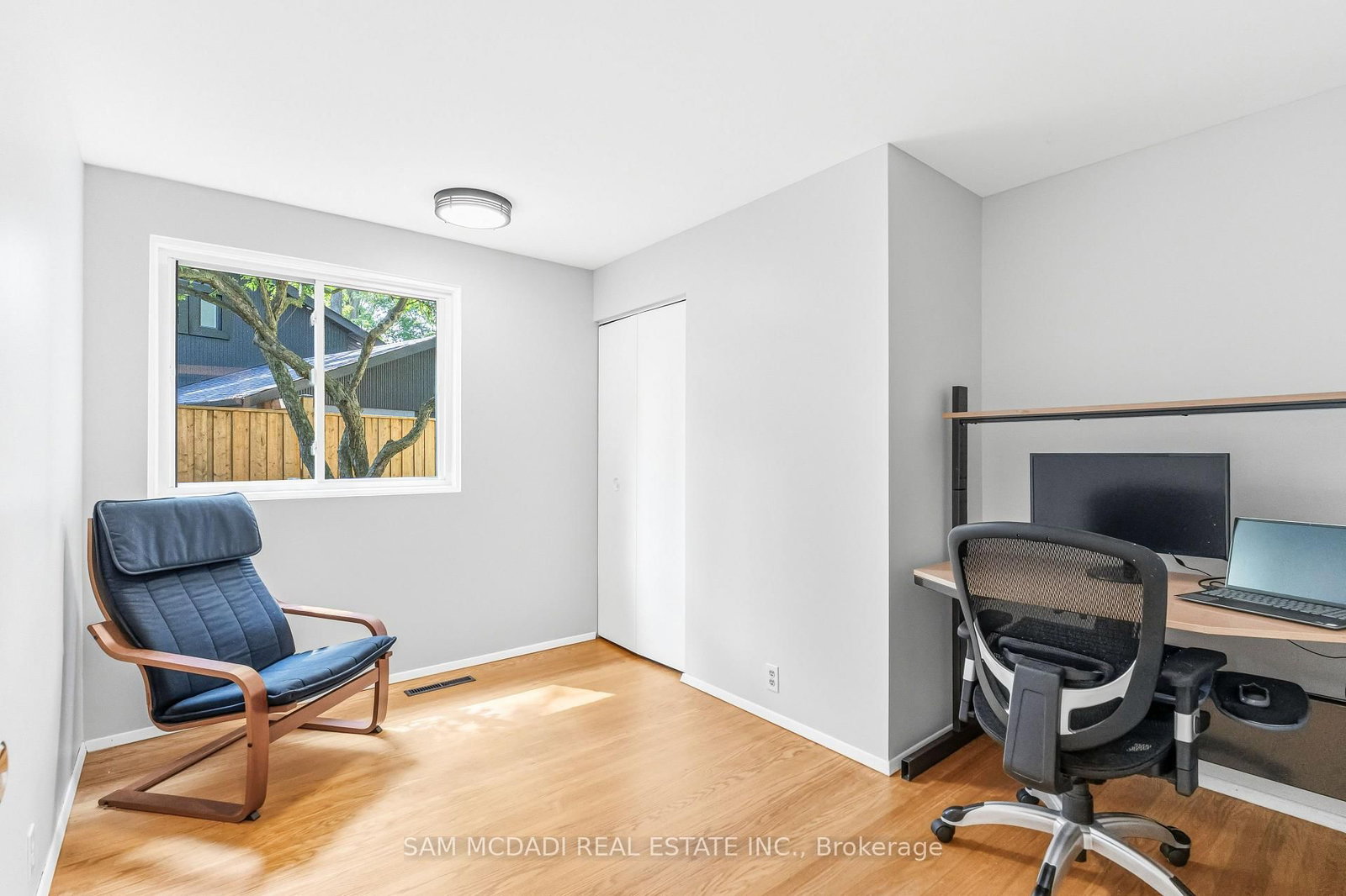 1911 Delaney Drive • Mississauga, ON photo 20