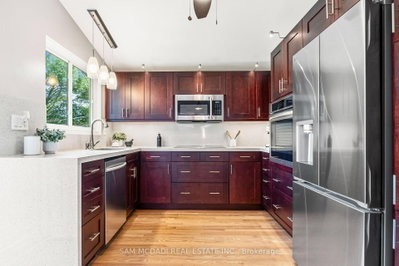 1911 Delaney Drive • Mississauga, ON photo 8