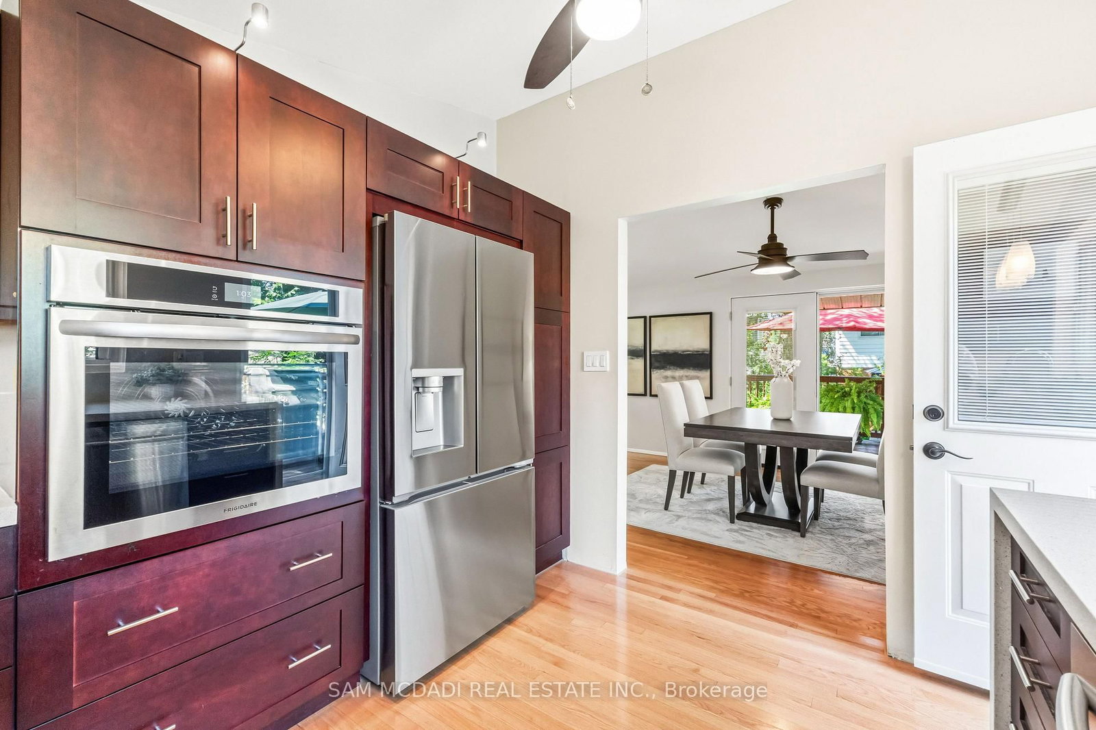 1911 Delaney Drive • Mississauga, ON photo 9