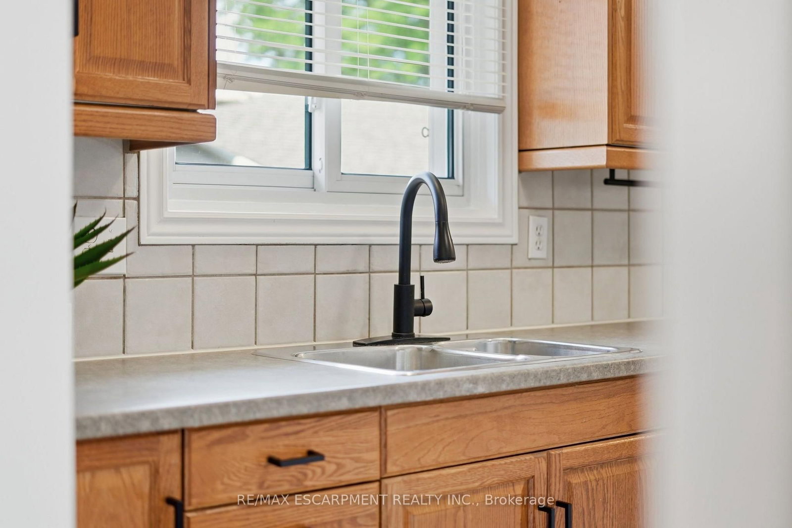 635 Ramsgate Road • Burlington, ON photo 12