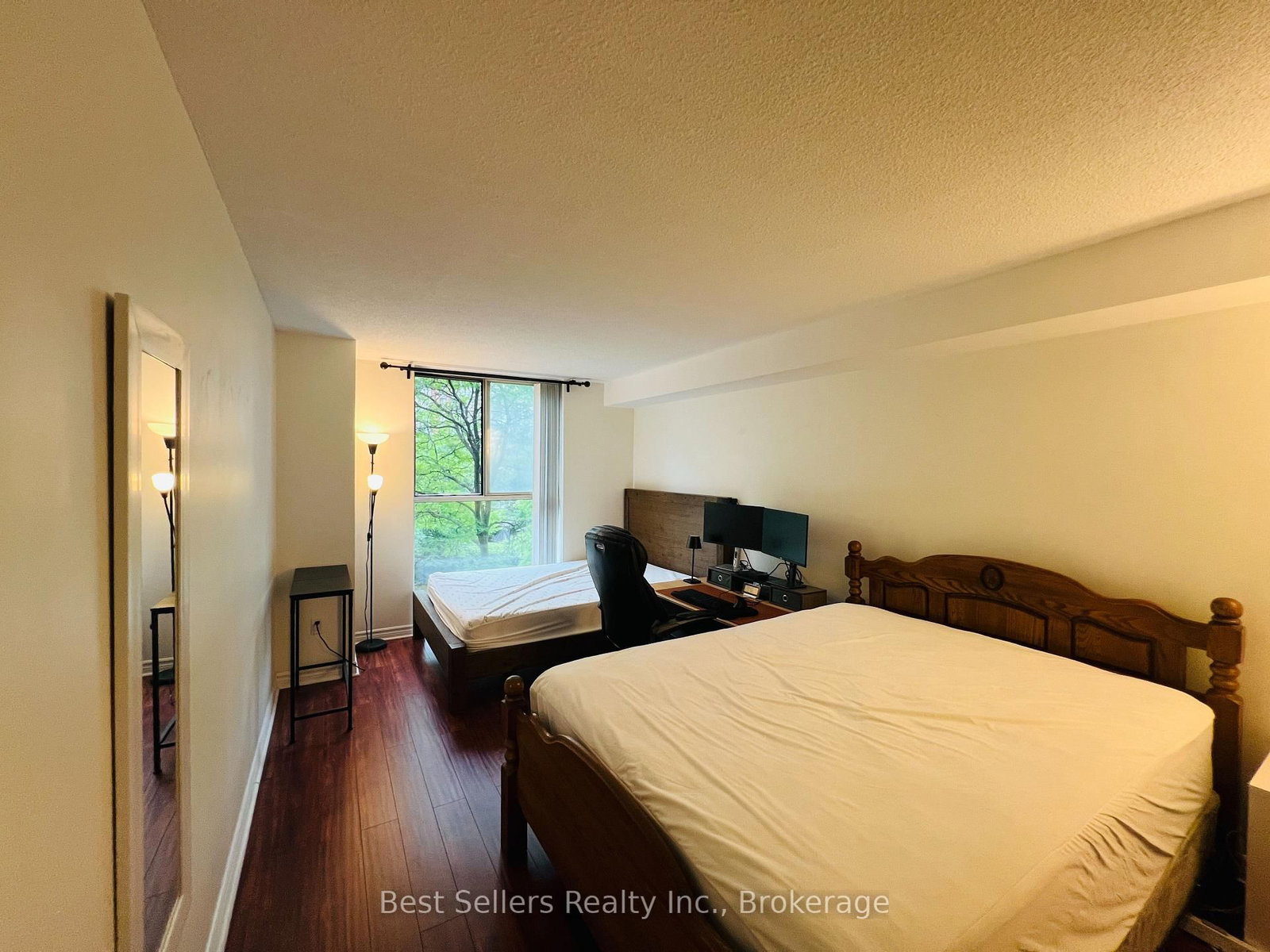 411-2091 Hurontario St, Mississauga, view 21