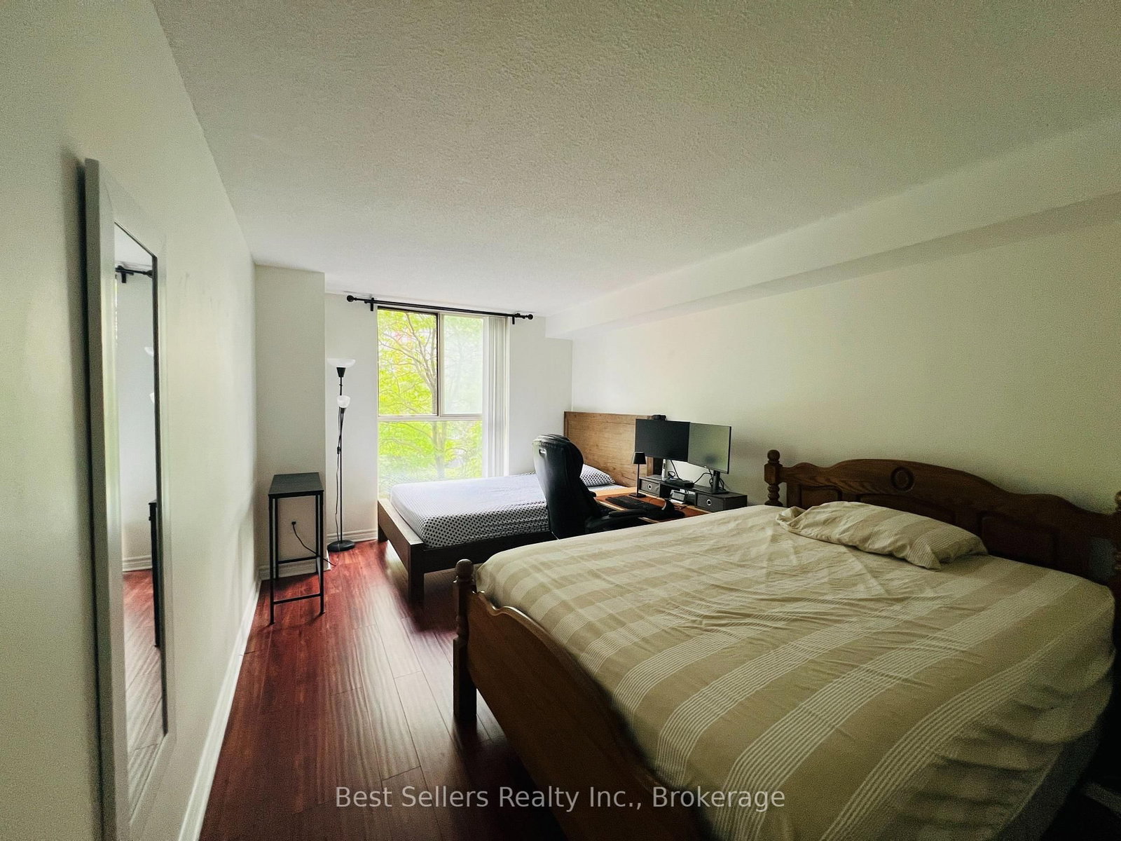 411-2091 Hurontario St, Mississauga, view 23