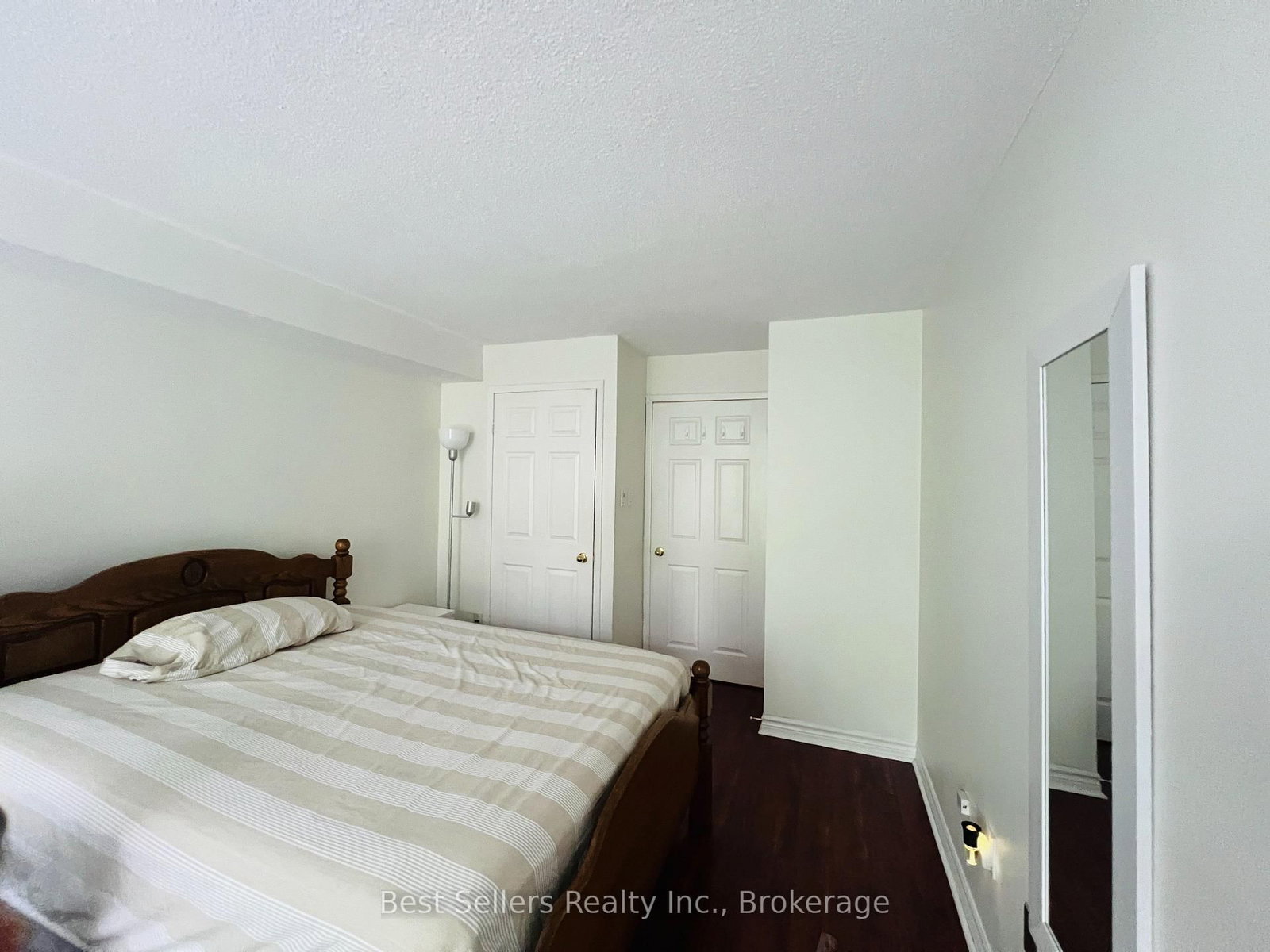 411-2091 Hurontario St, Mississauga, view 24