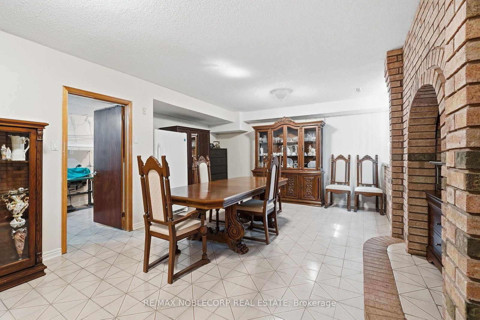 131 Yatescastle Drive • Toronto, ON photo 23