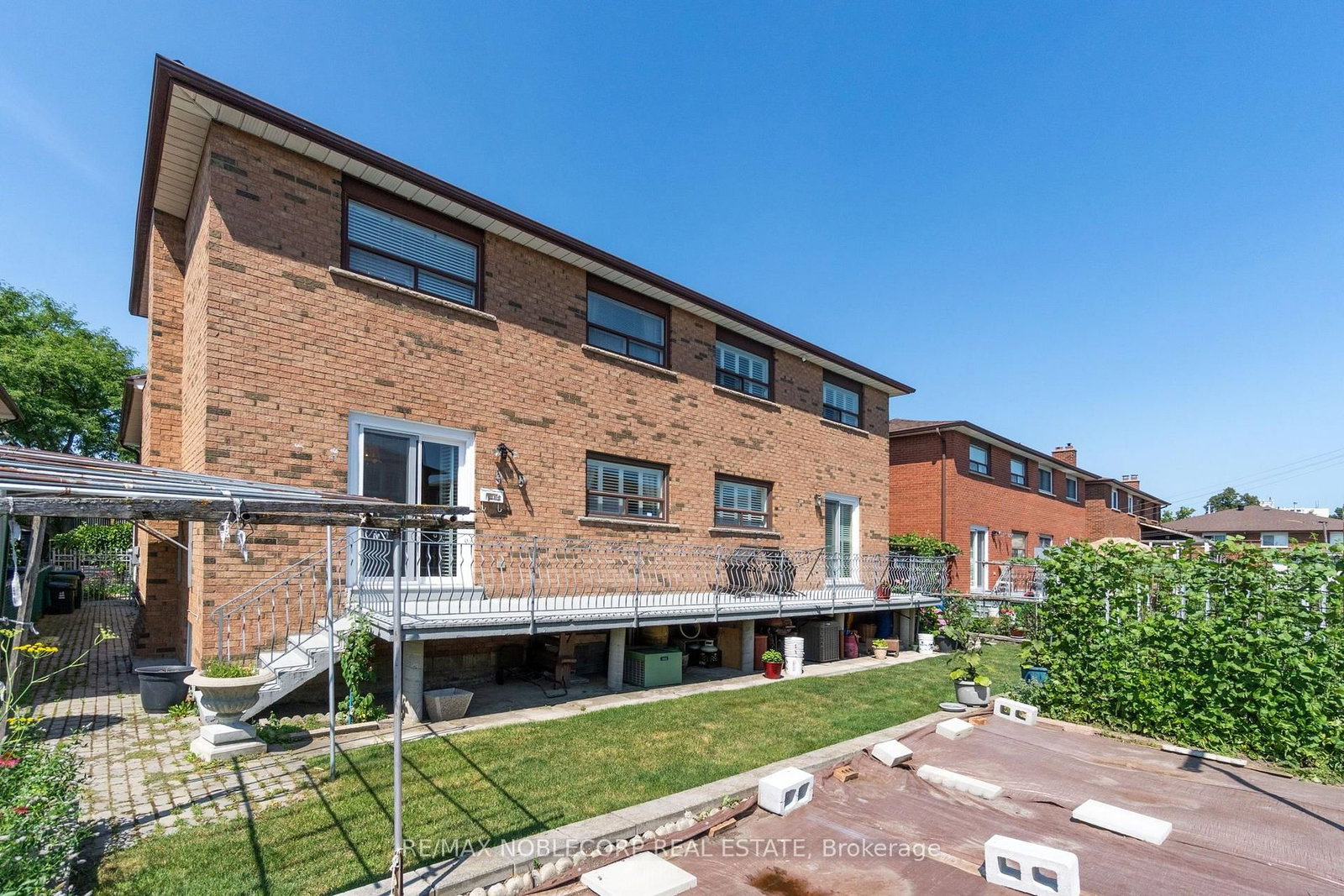 131 Yatescastle Drive • Toronto, ON photo 28