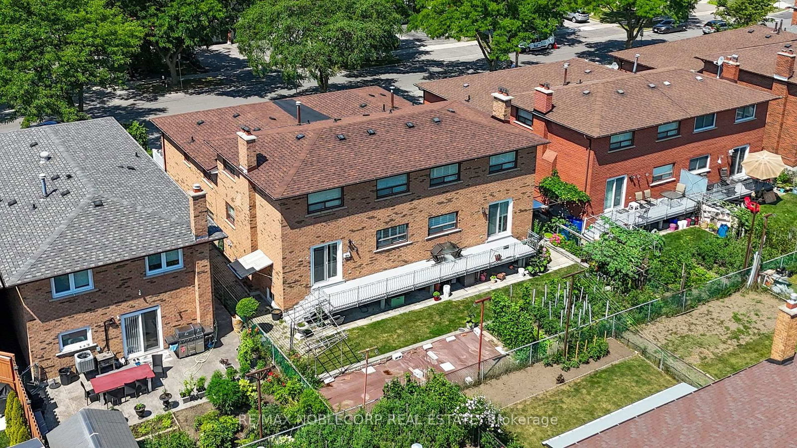 131 Yatescastle Drive • Toronto, ON photo 29