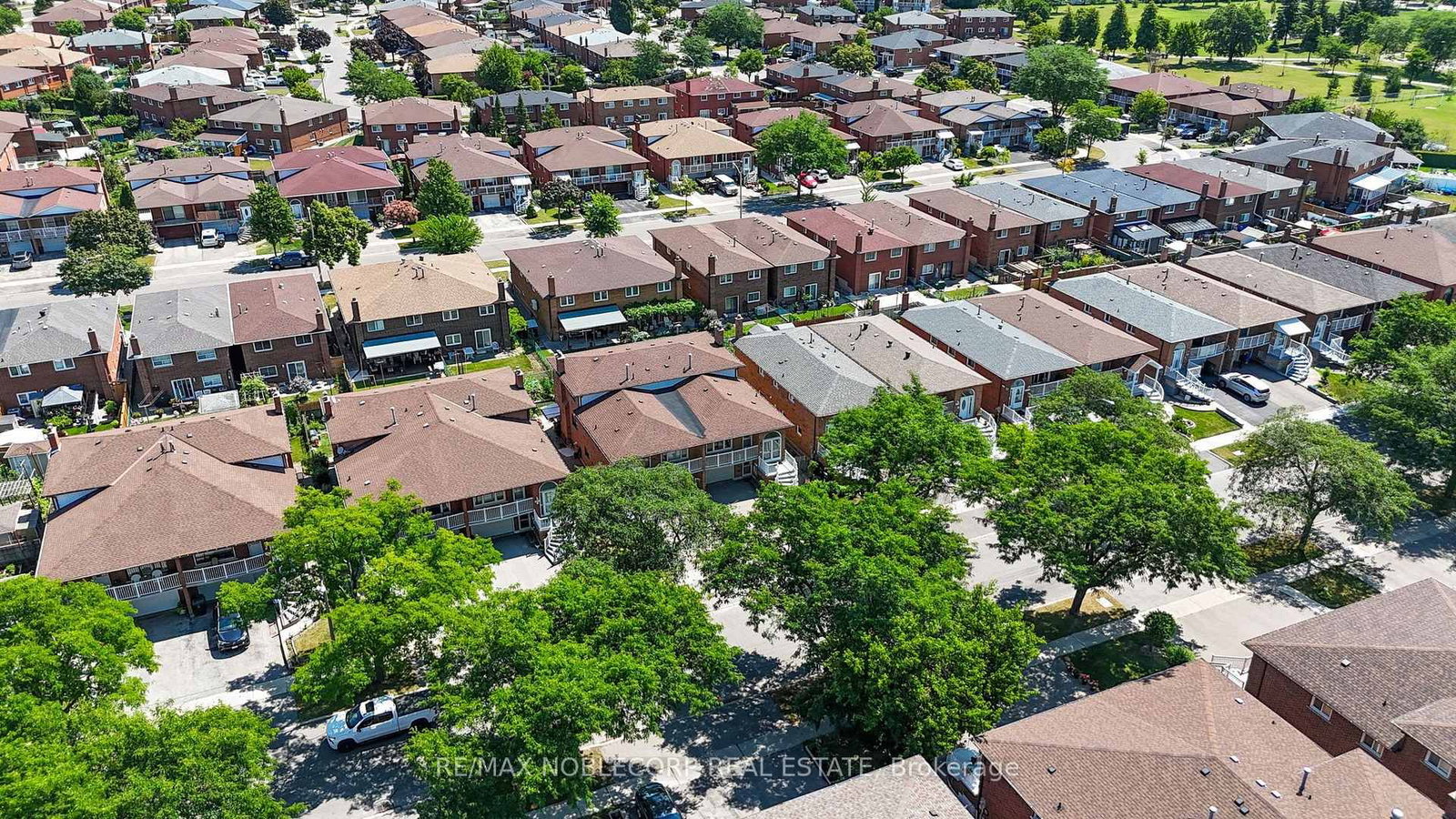 131 Yatescastle Drive • Toronto, ON photo 4
