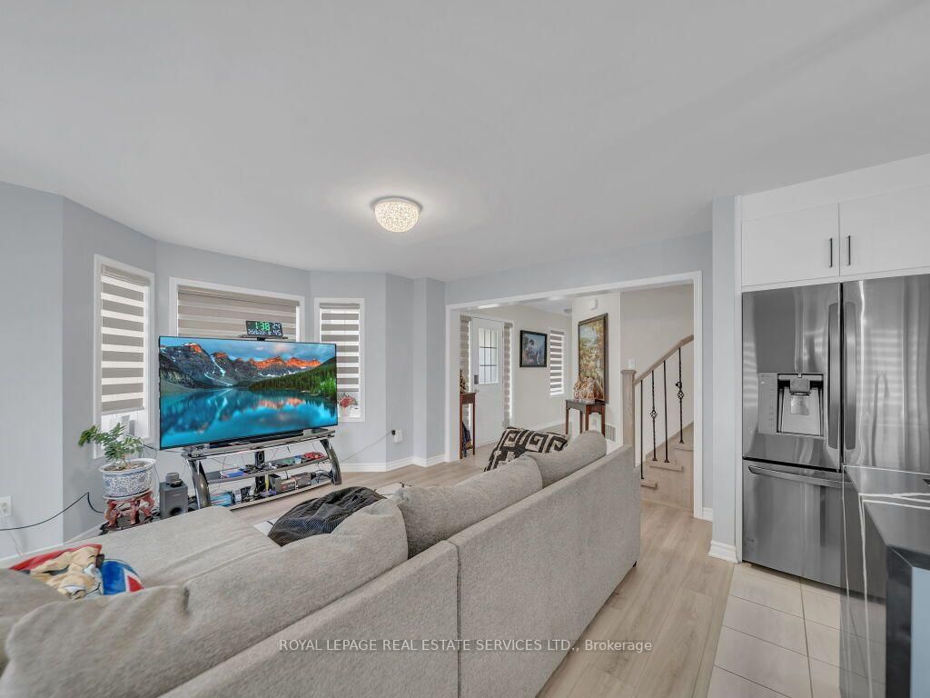 61 Rockbrook Trail • Brampton, ON photo 10