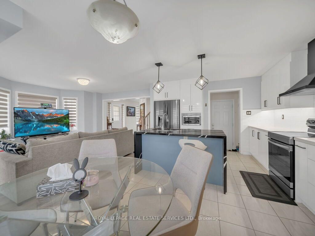 61 Rockbrook Trail • Brampton, ON photo 15
