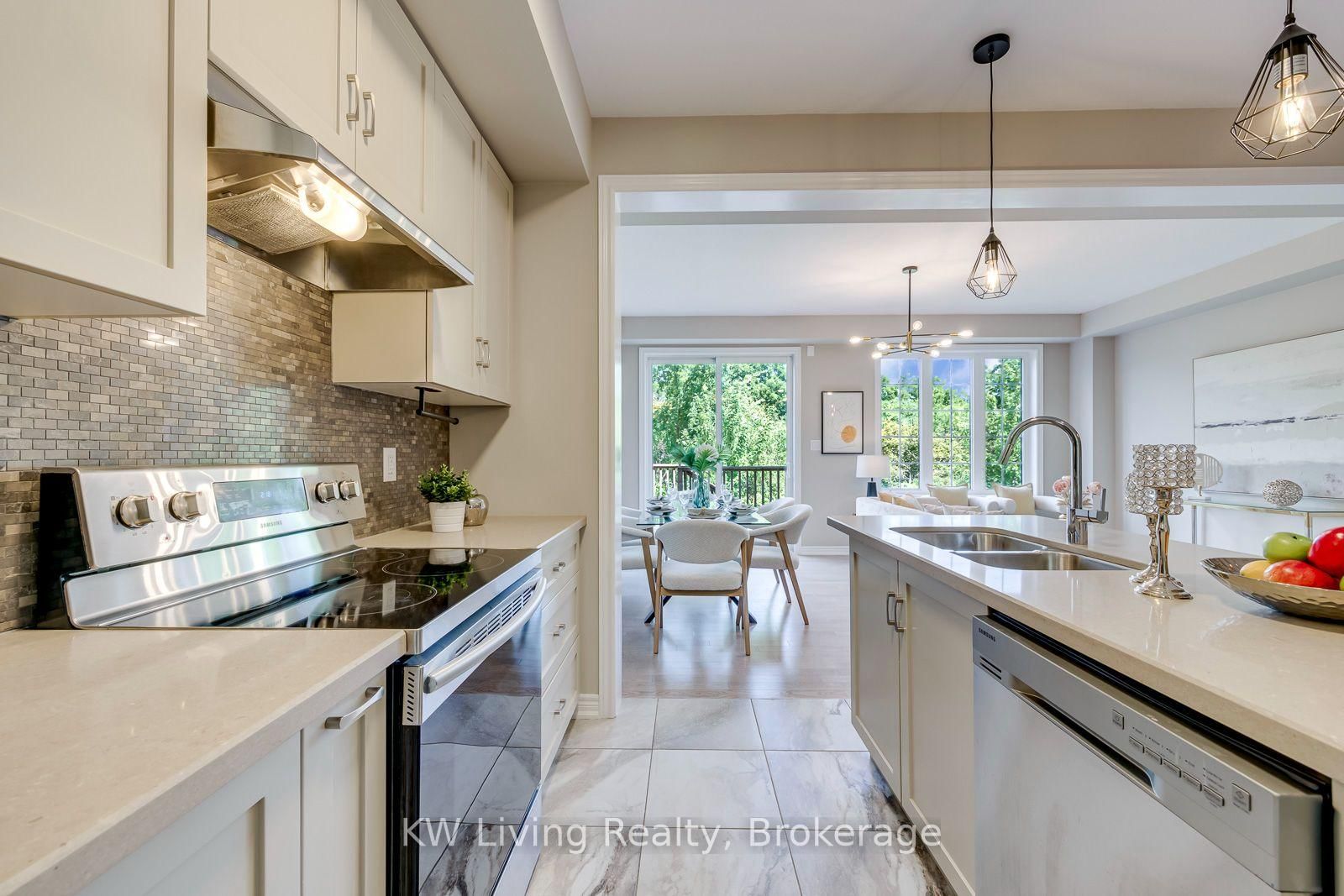 3291 Mockingbird Common • Oakville, ON photo 10