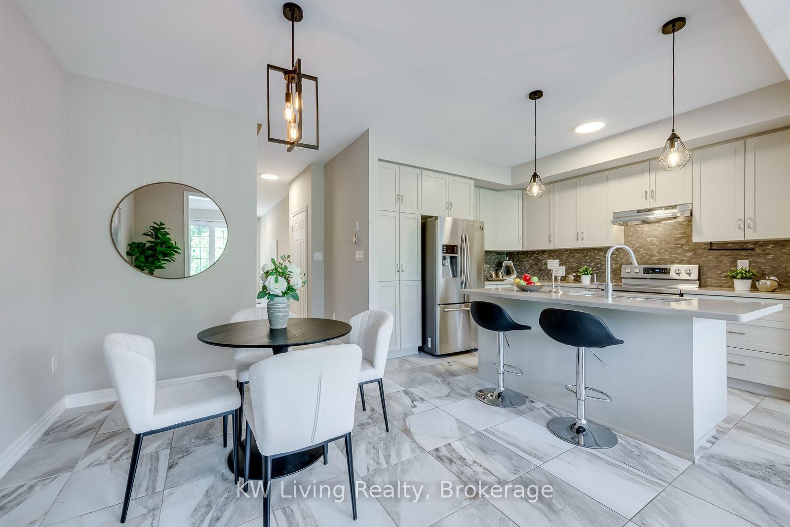 3291 Mockingbird Common • Oakville, ON photo 12