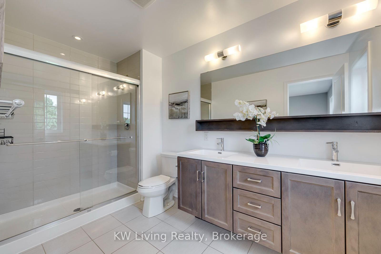 3291 Mockingbird Common • Oakville, ON photo 23