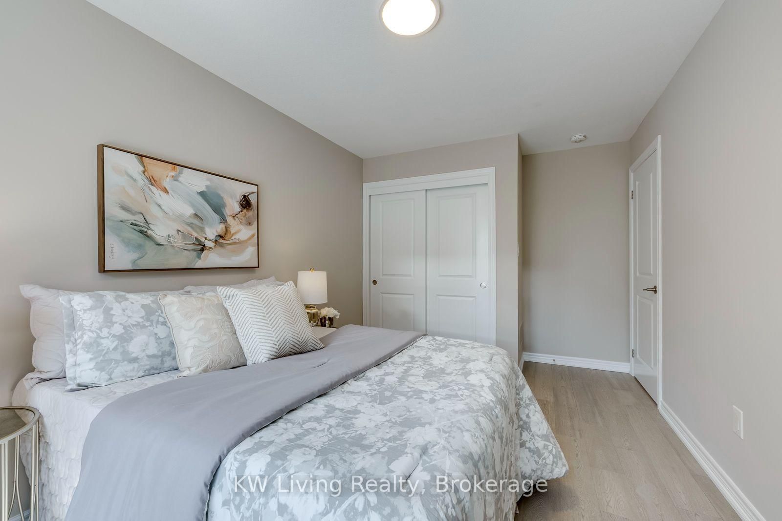 3291 Mockingbird Common • Oakville, ON photo 25