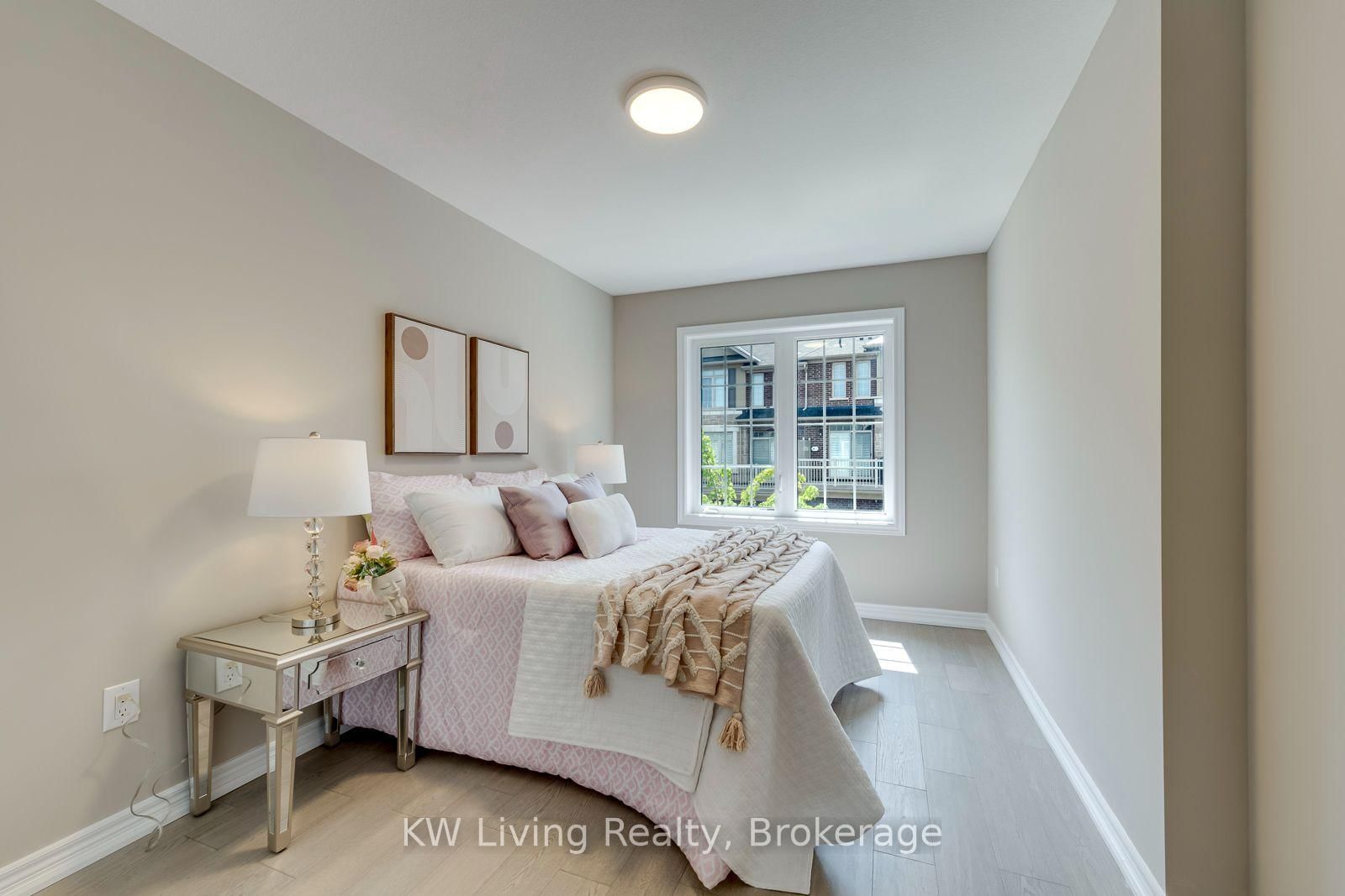 3291 Mockingbird Common • Oakville, ON photo 26