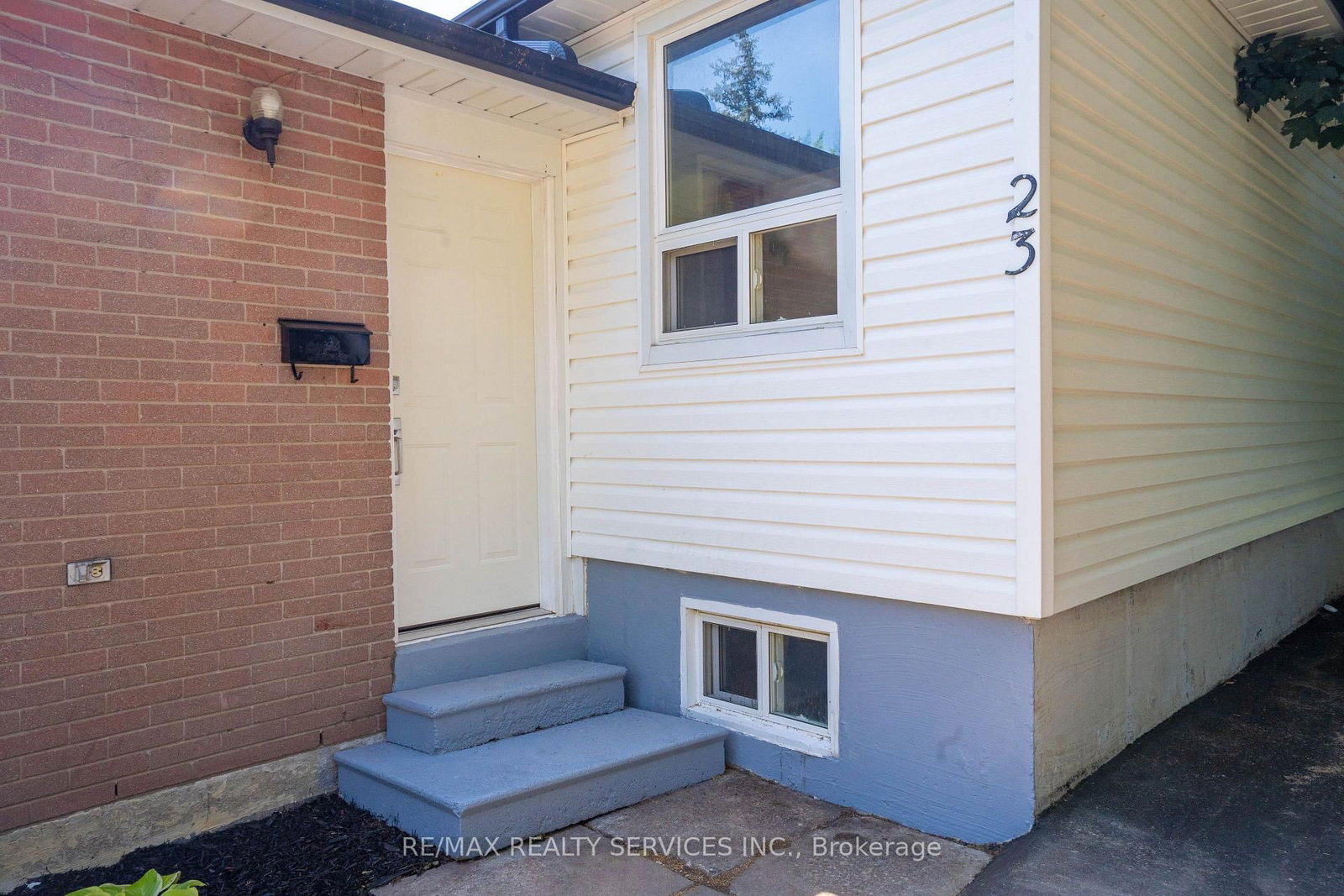 Upper Level - 23 Fidelia Crescent, Brampton 5