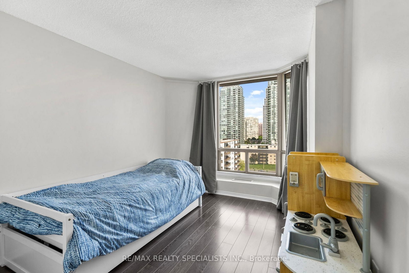 1409-25 Fairview Rd, Mississauga, view 19