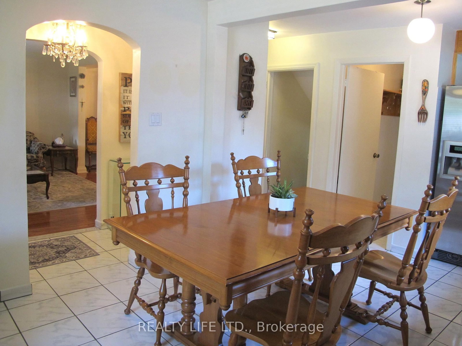 4 Rosalie Avenue • Toronto, ON photo 11