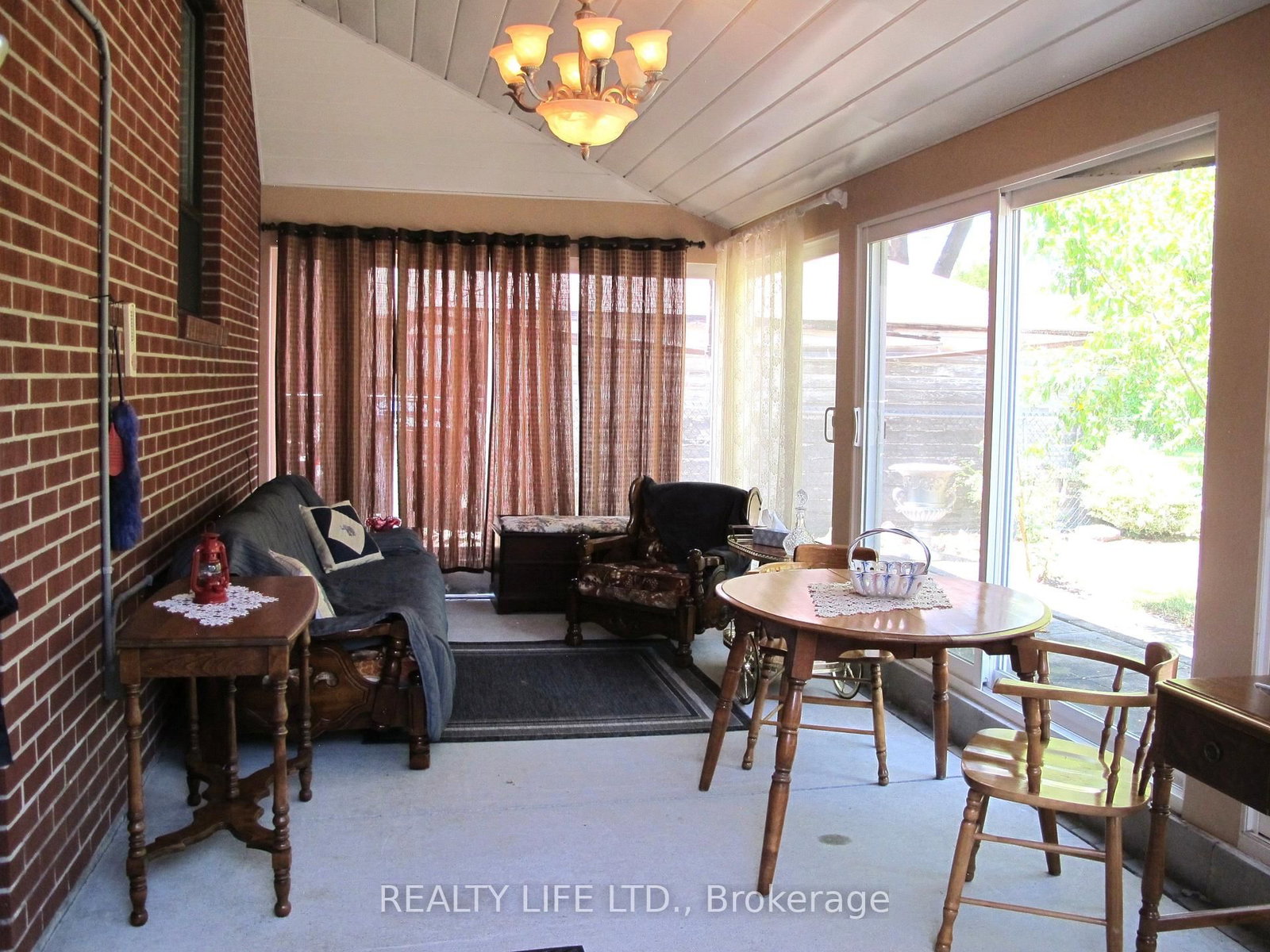 4 Rosalie Avenue • Toronto, ON photo 36