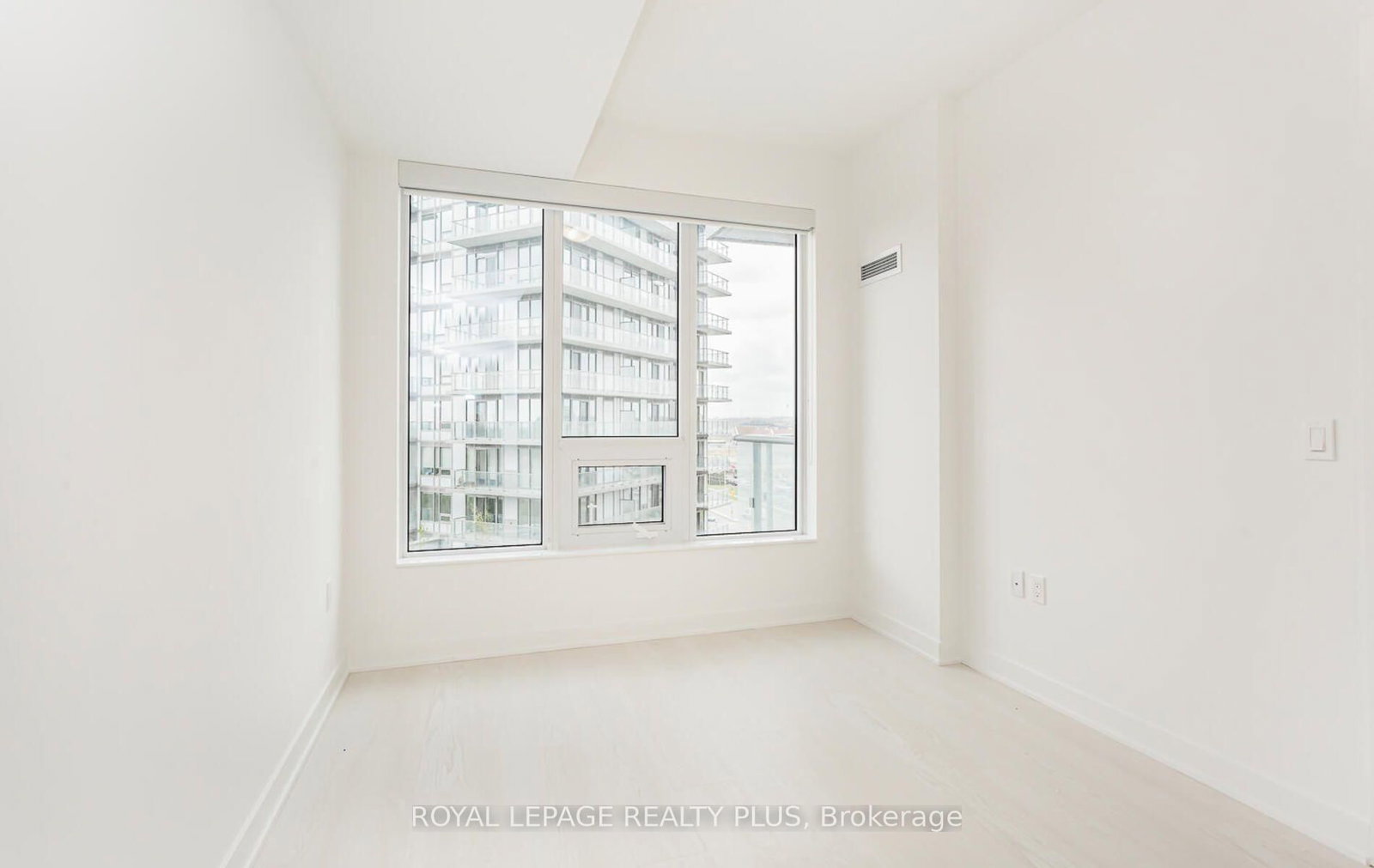 806-4675 Metcalfe Ave, Mississauga, view 11