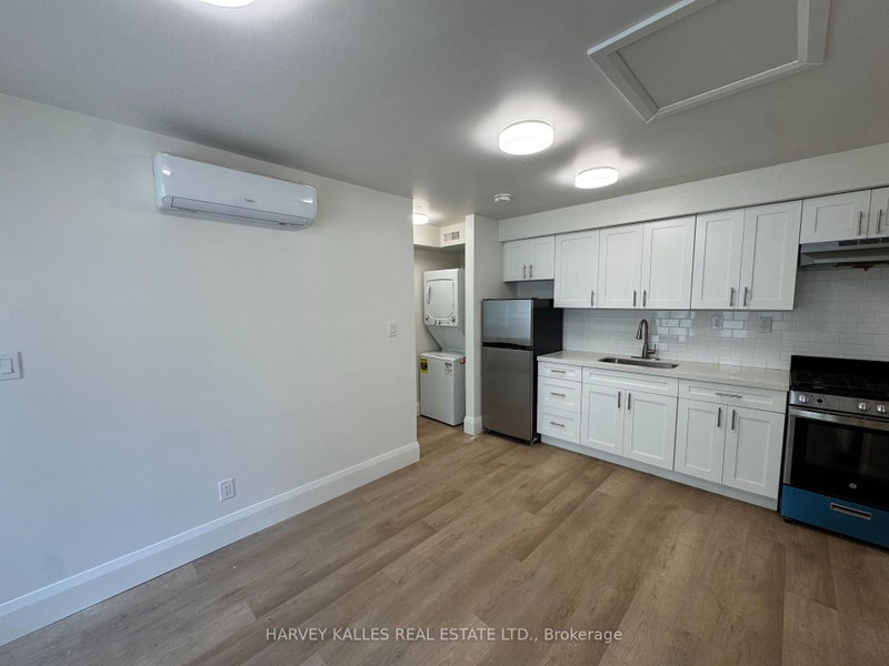 6 - 1252 Davenport Road