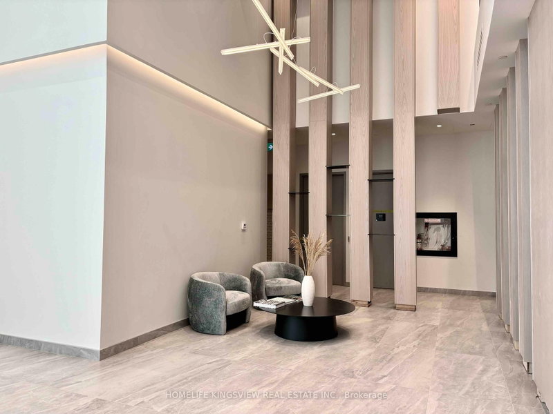 1518 - 86 Dundas Street E