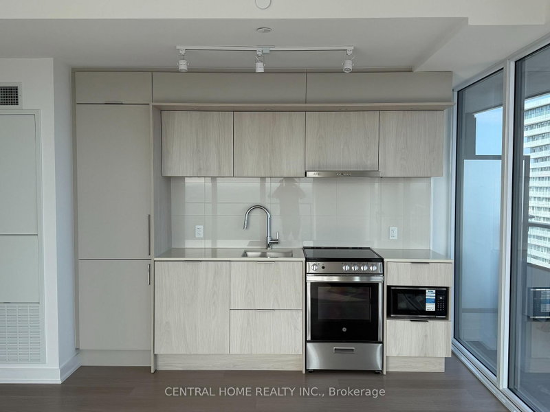 5511 - 448 Burnhamthorpe Road