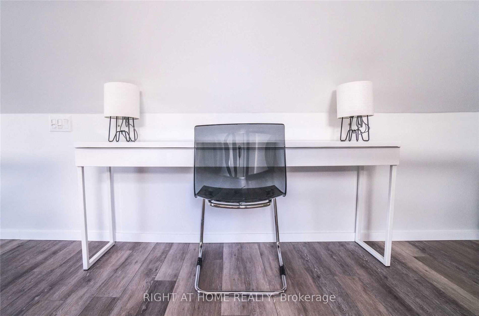 Loft - 164 Trafalgar Road, Oakville 4