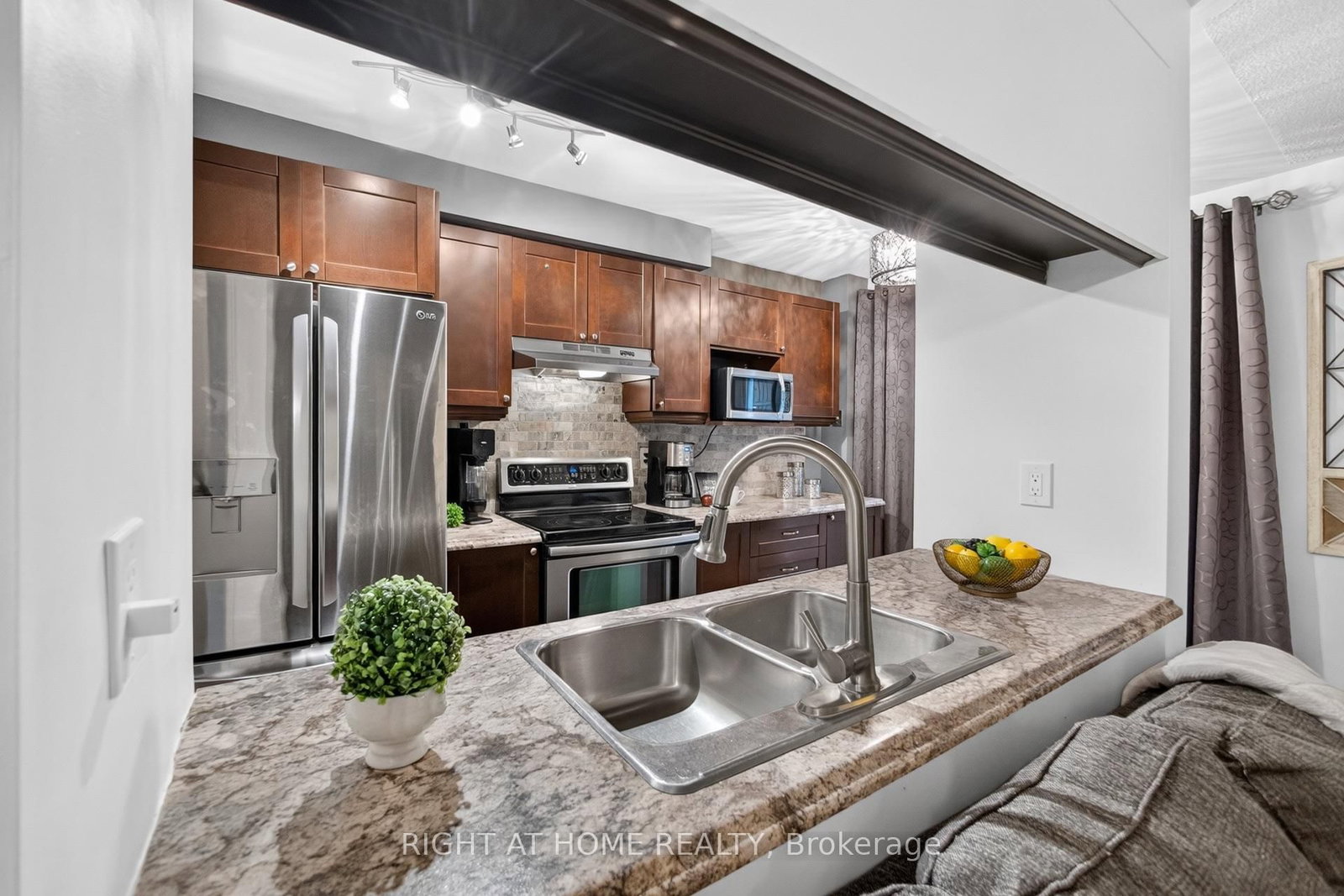 3 Beverly Lane • Halton Hills, ON photo 16