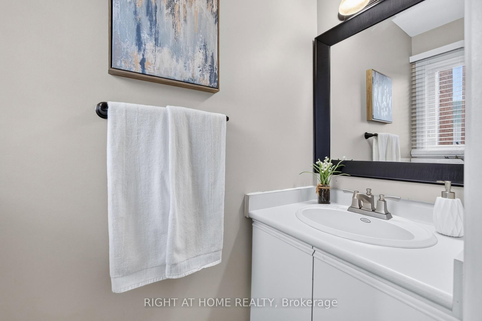 3 Beverly Lane • Halton Hills, ON photo 8