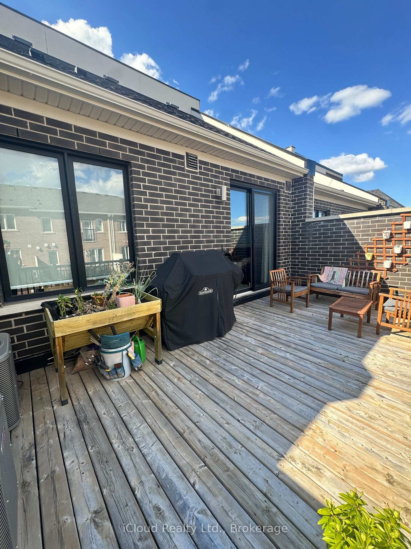 126 Burnhamthorpe Road E • Oakville, ON photo 15
