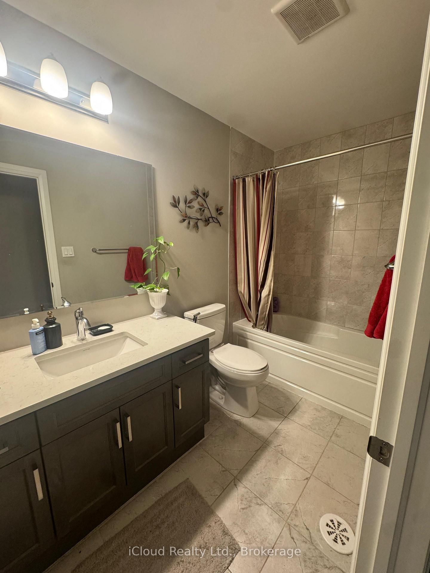 126 Burnhamthorpe Road E • Oakville, ON photo 18