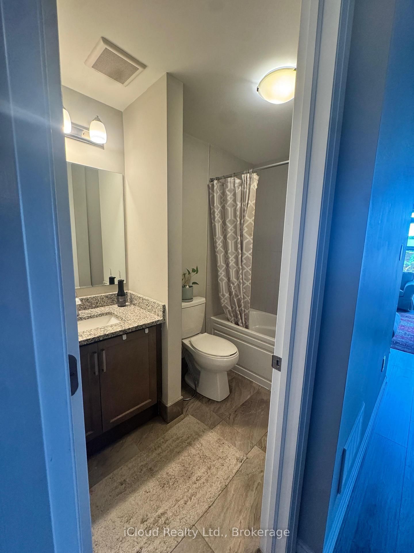 126 Burnhamthorpe Road E • Oakville, ON photo 19