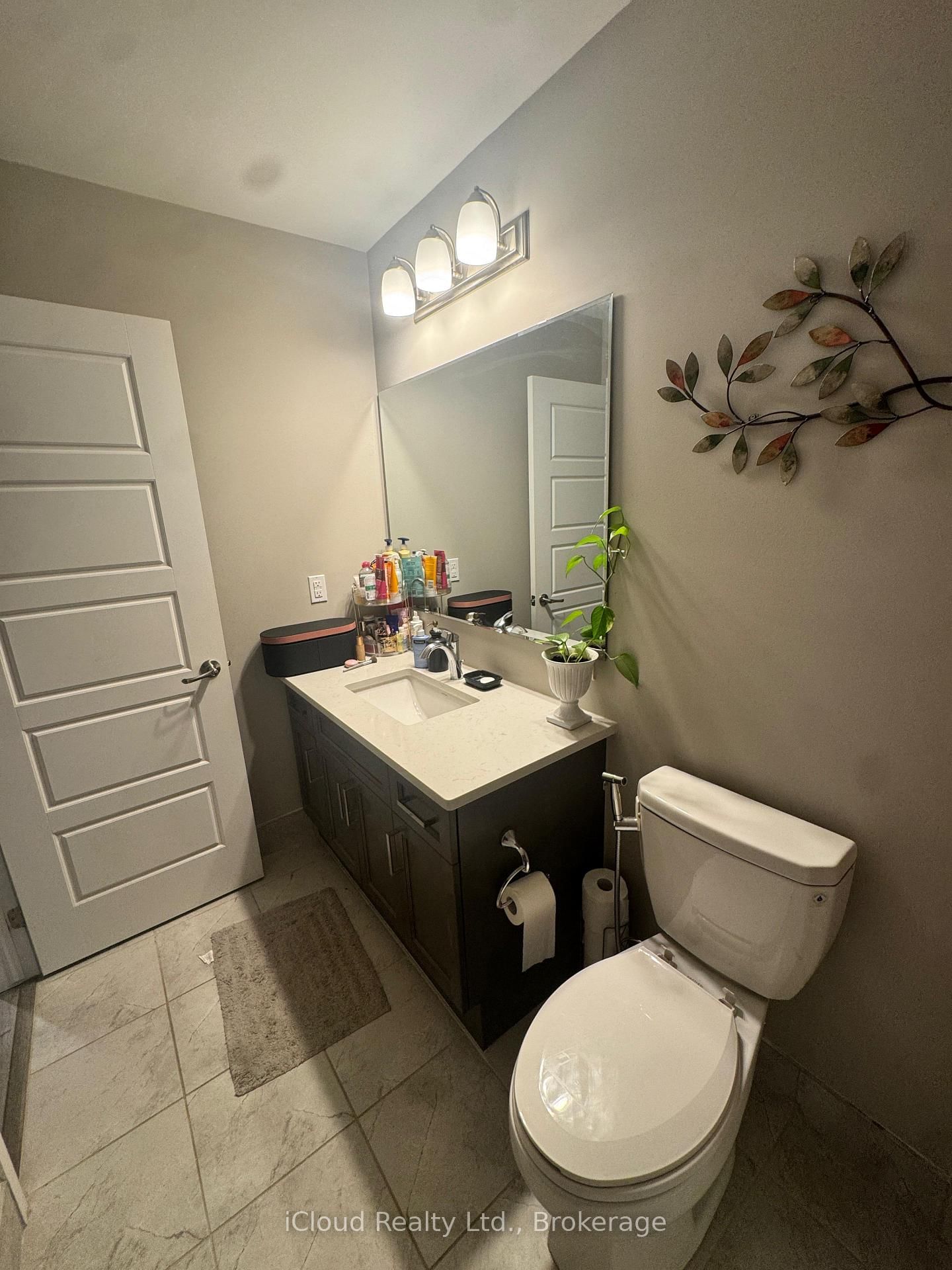 126 Burnhamthorpe Road E • Oakville, ON photo 21